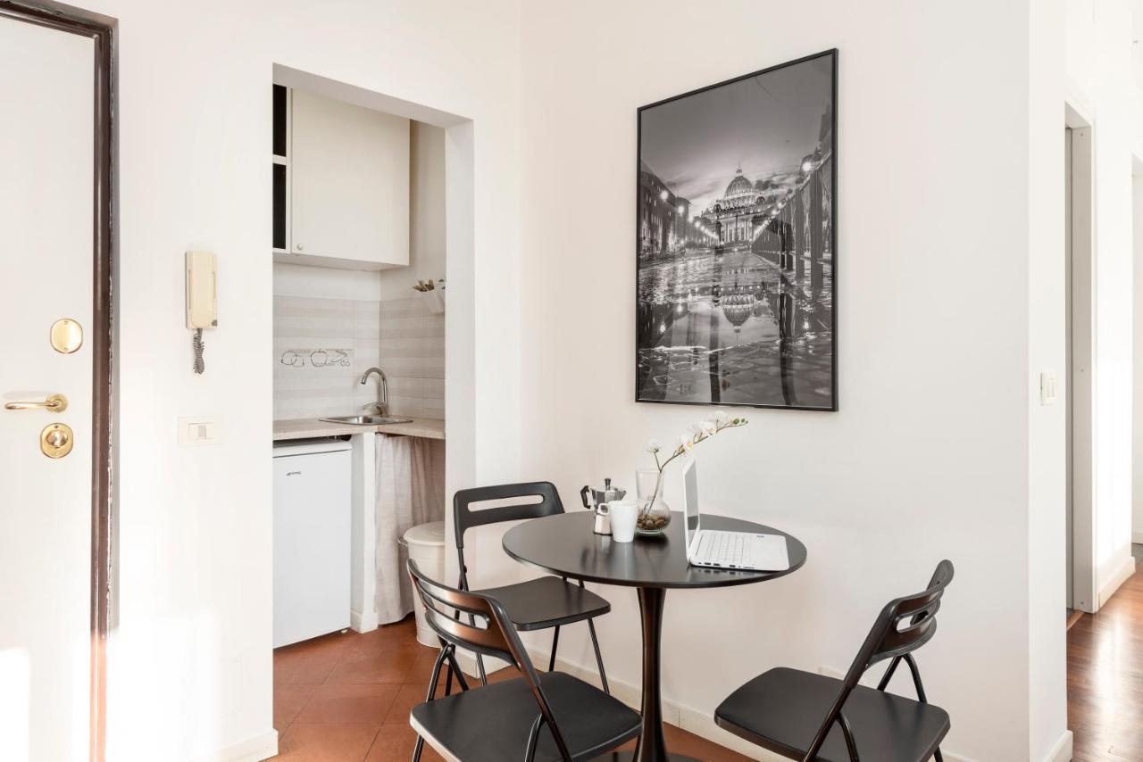 White Flat Termini Apartment Rome Bagian luar foto