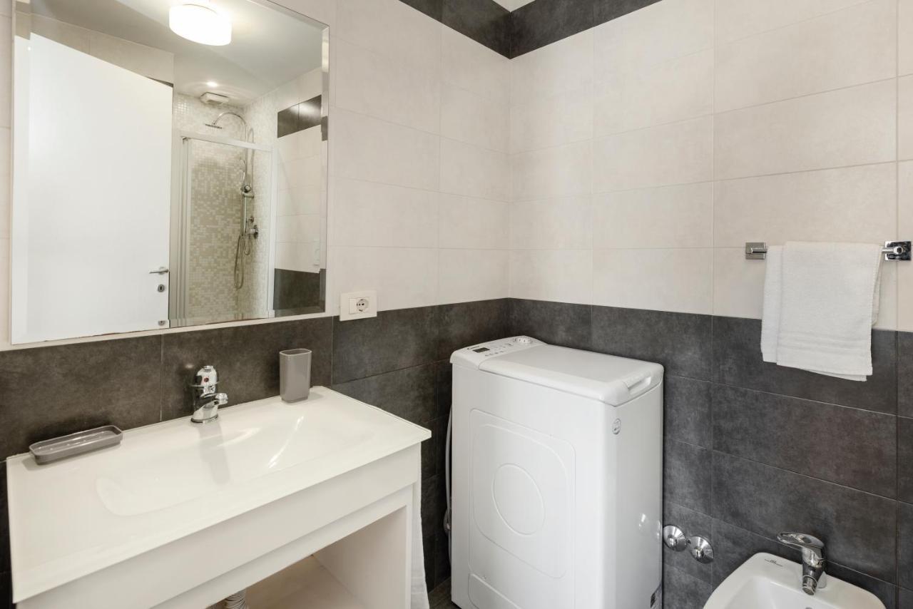 White Flat Termini Apartment Rome Bagian luar foto