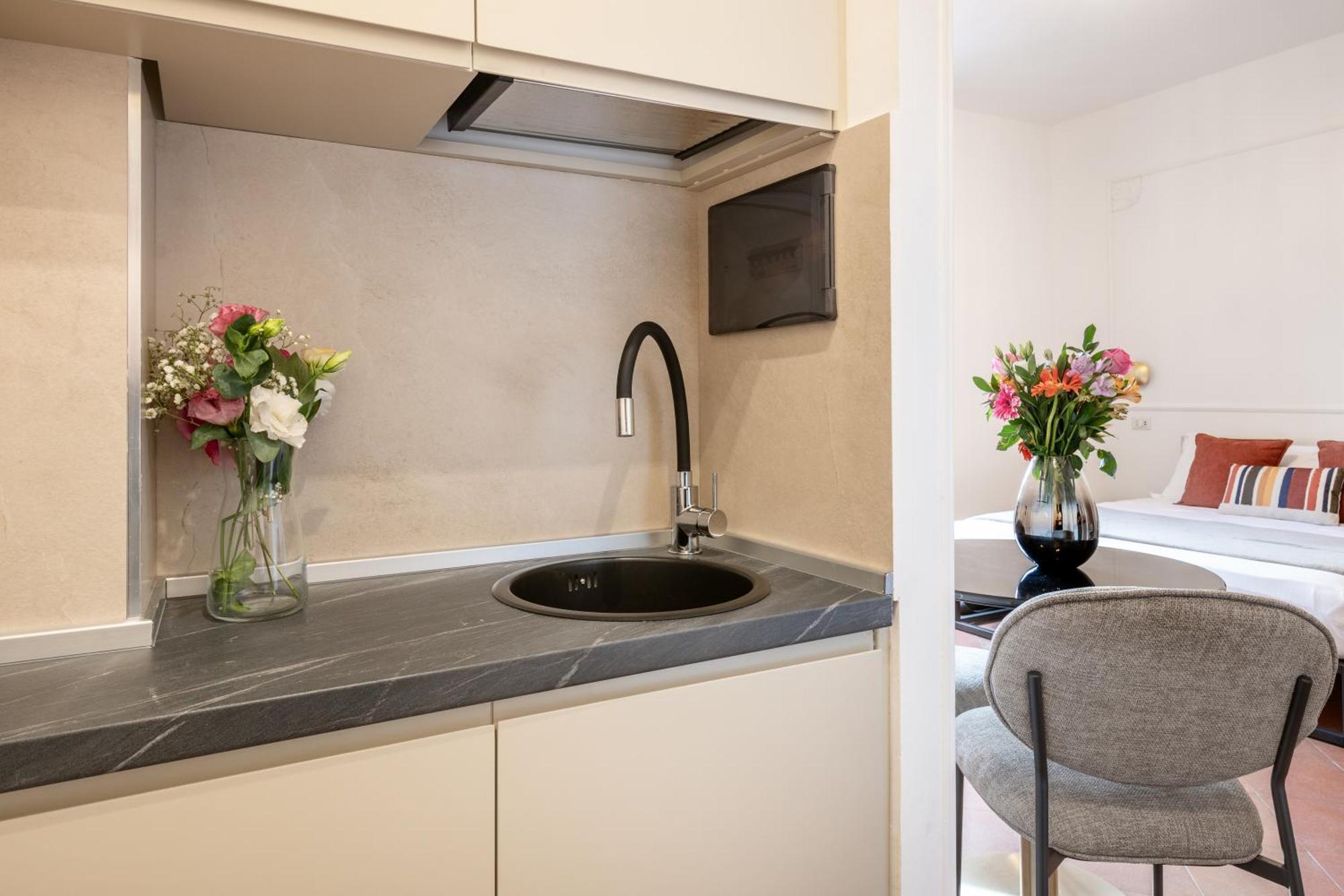 White Flat Termini Apartment Rome Bagian luar foto