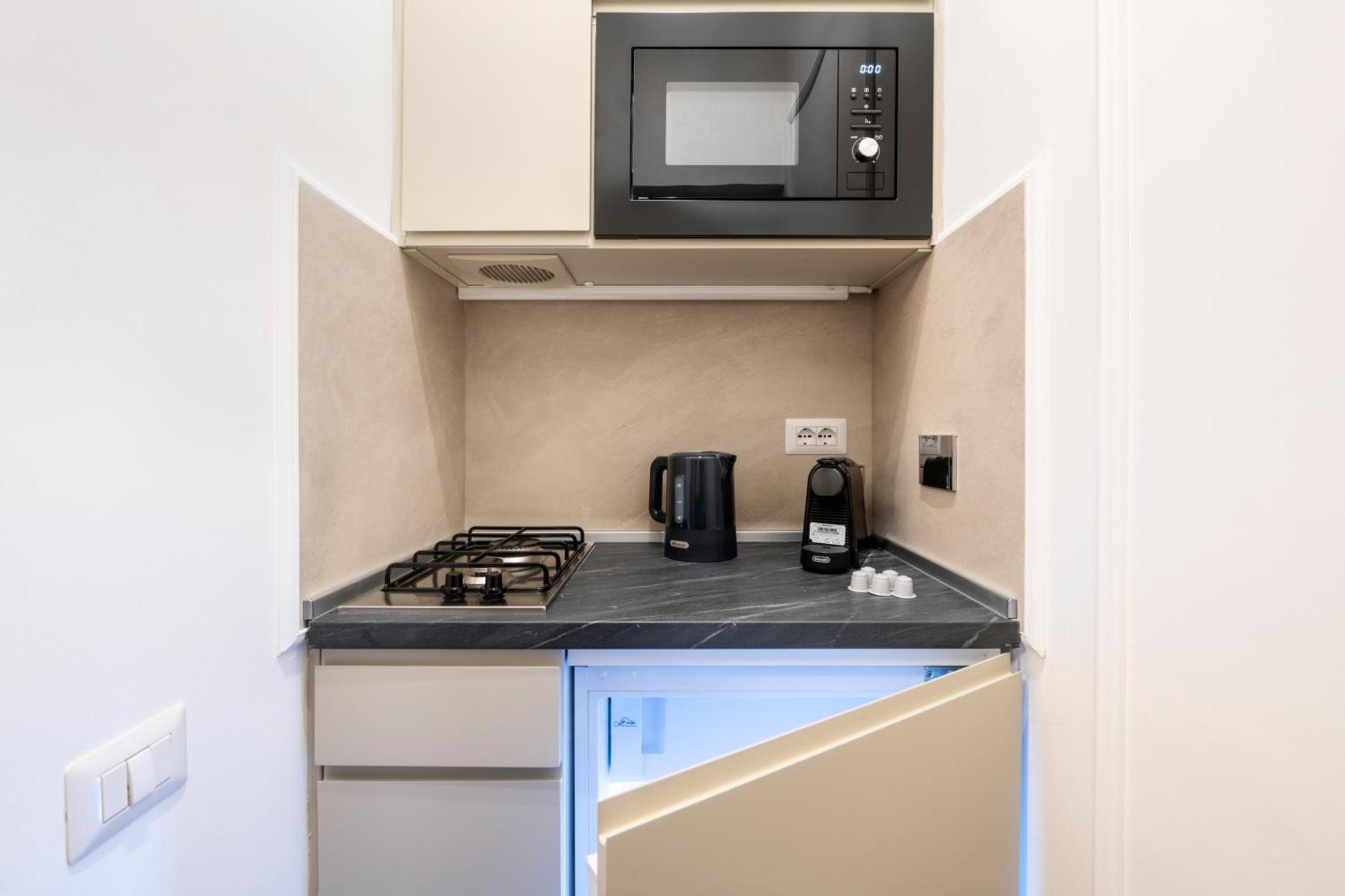 White Flat Termini Apartment Rome Bagian luar foto
